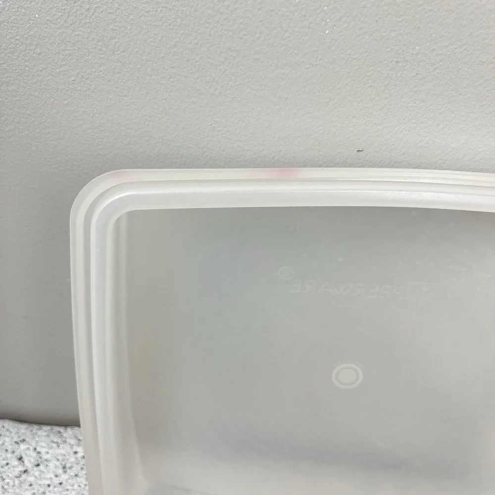 Tupperware vintage tan